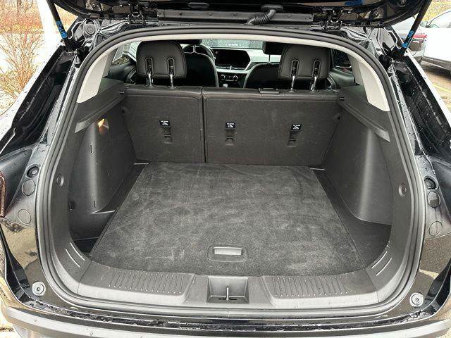 Used 2025 Chevrolet Trax LT FWD image 13