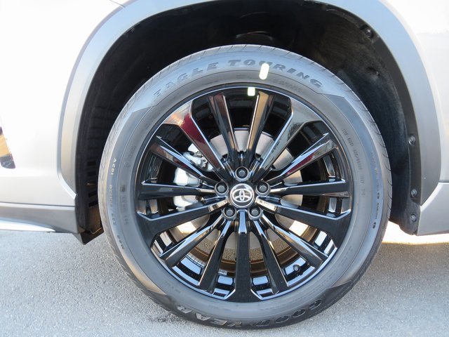 New 2026 Toyota Highlander XSE image 6