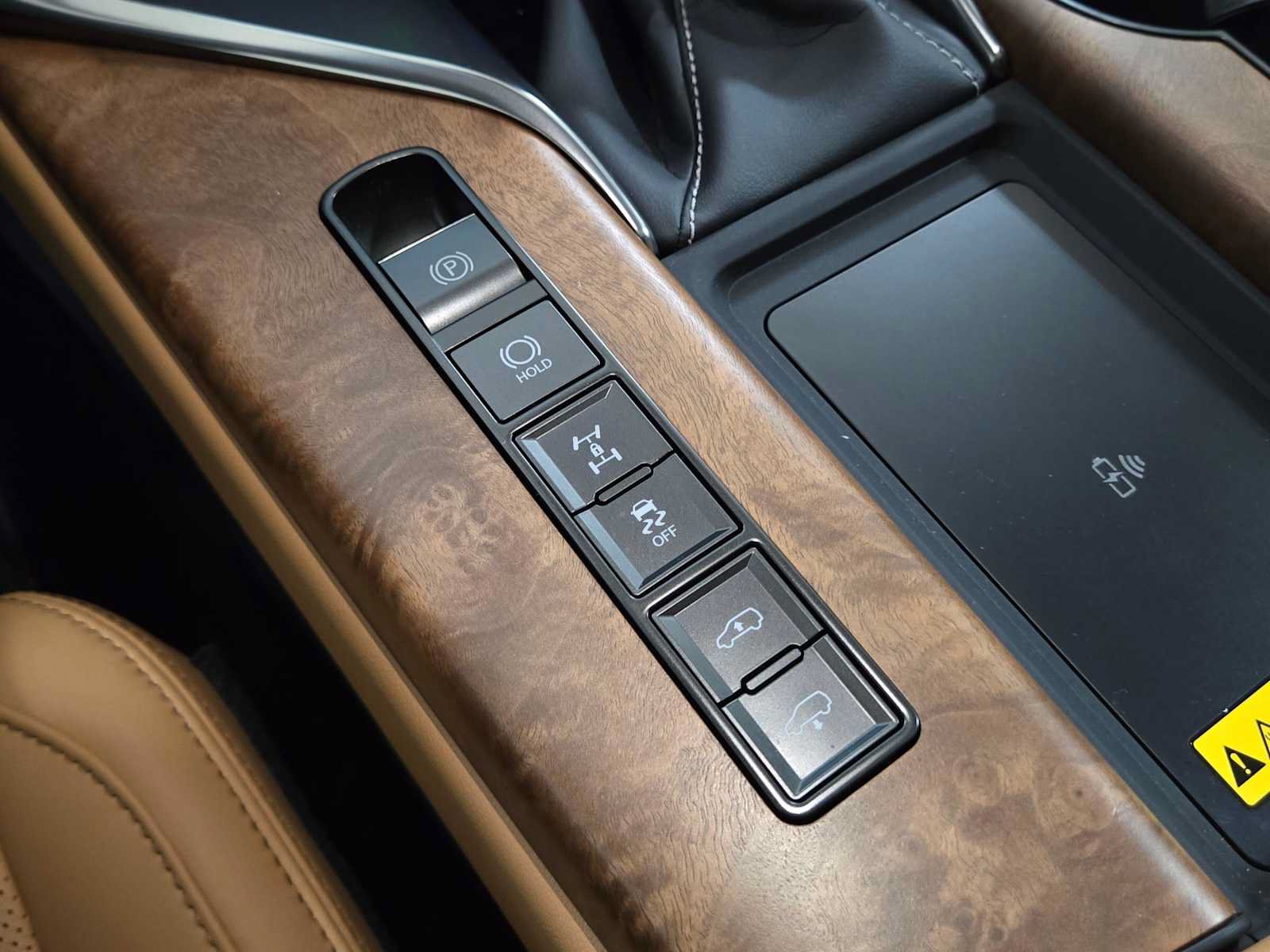 Used 2026 Lexus LX 600 4WD w/ Appearance Package image 31