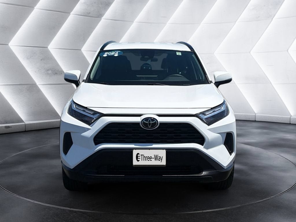 Used 2024 Toyota RAV4 XLE FWD image 8