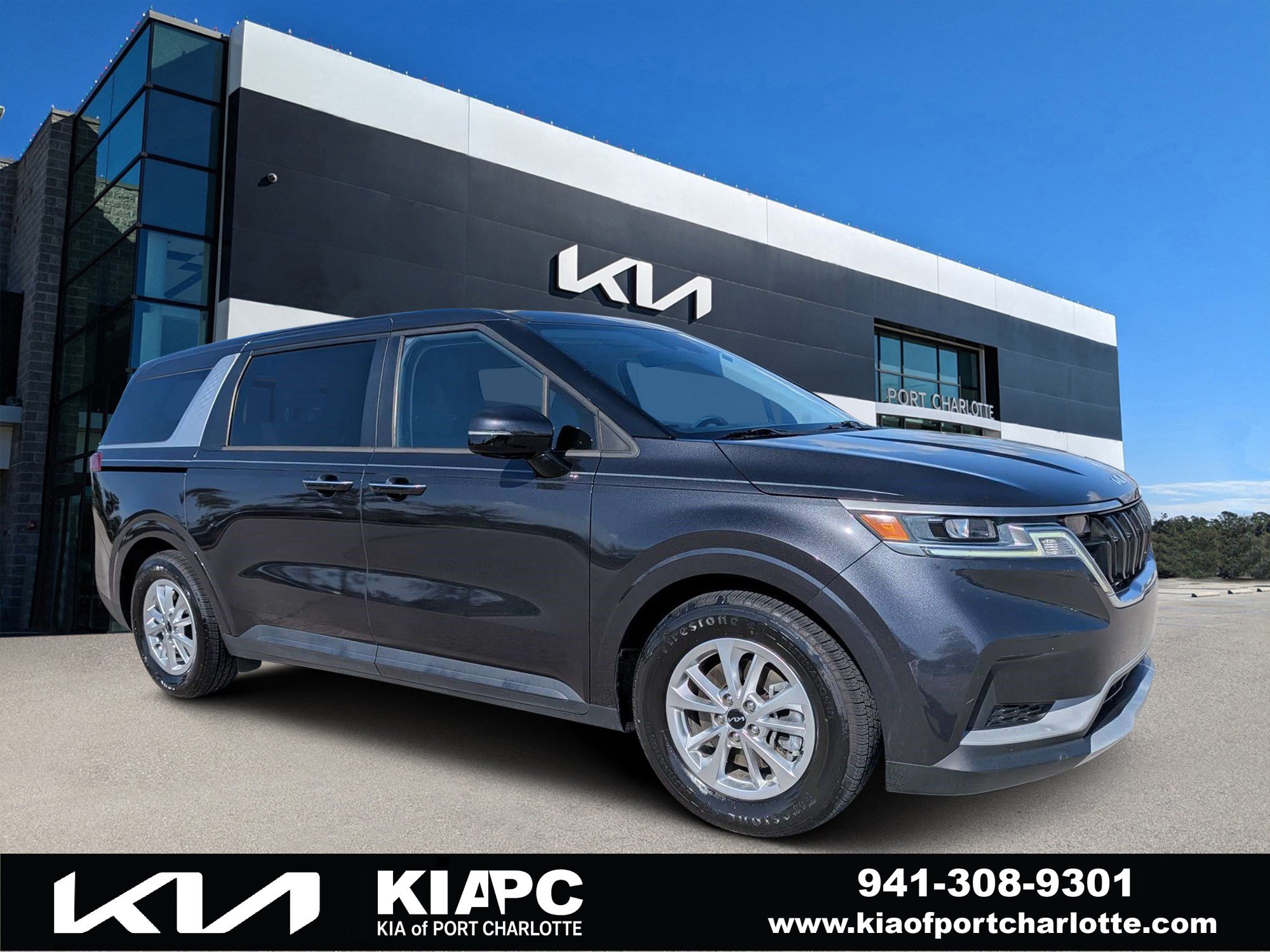 Used 2022 Kia Carnival LX FWD image 1