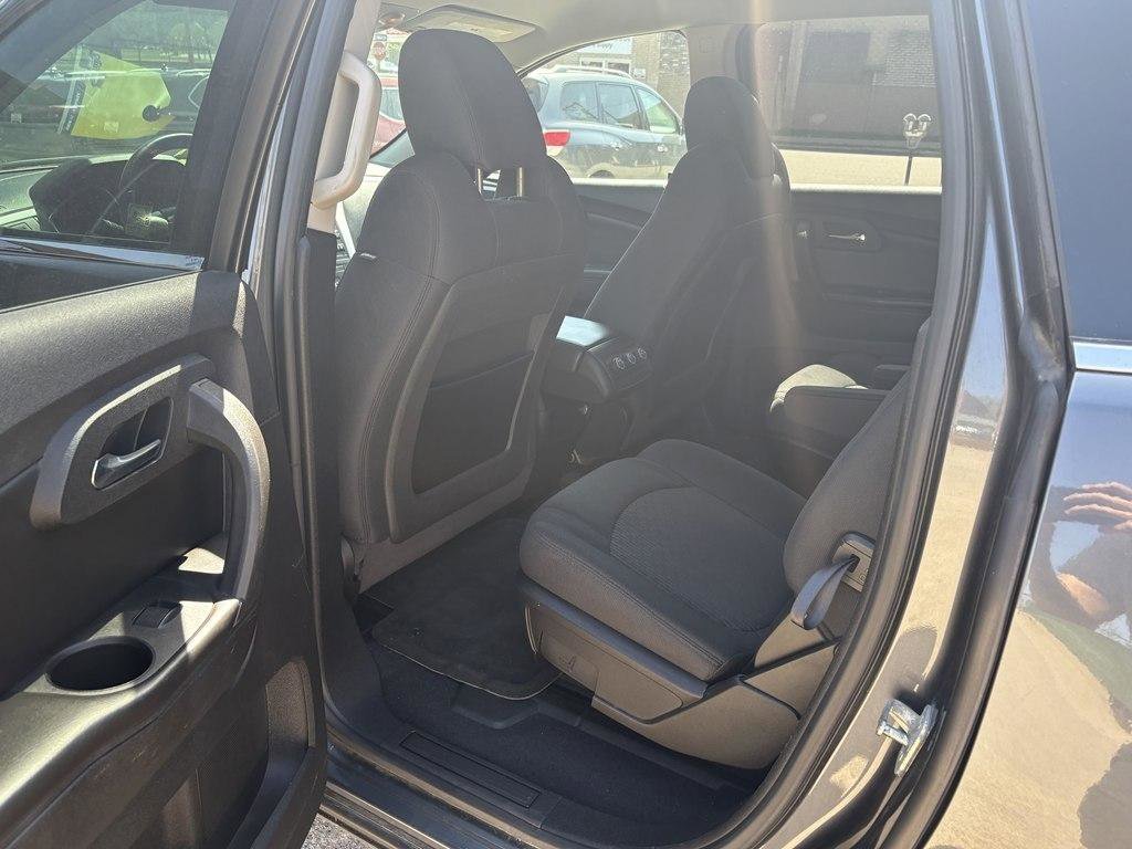 Used 2010 Chevrolet Traverse LT FWD image 14