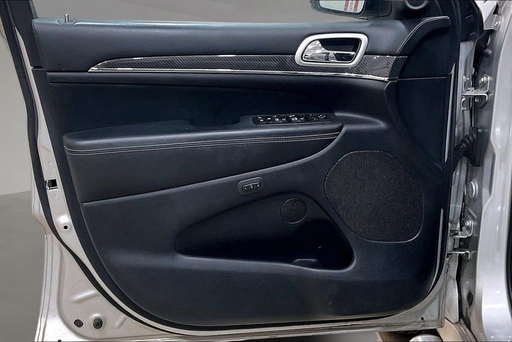 Used 2012 Jeep Grand Cherokee SRT8 w/ Luxury Group II image 23