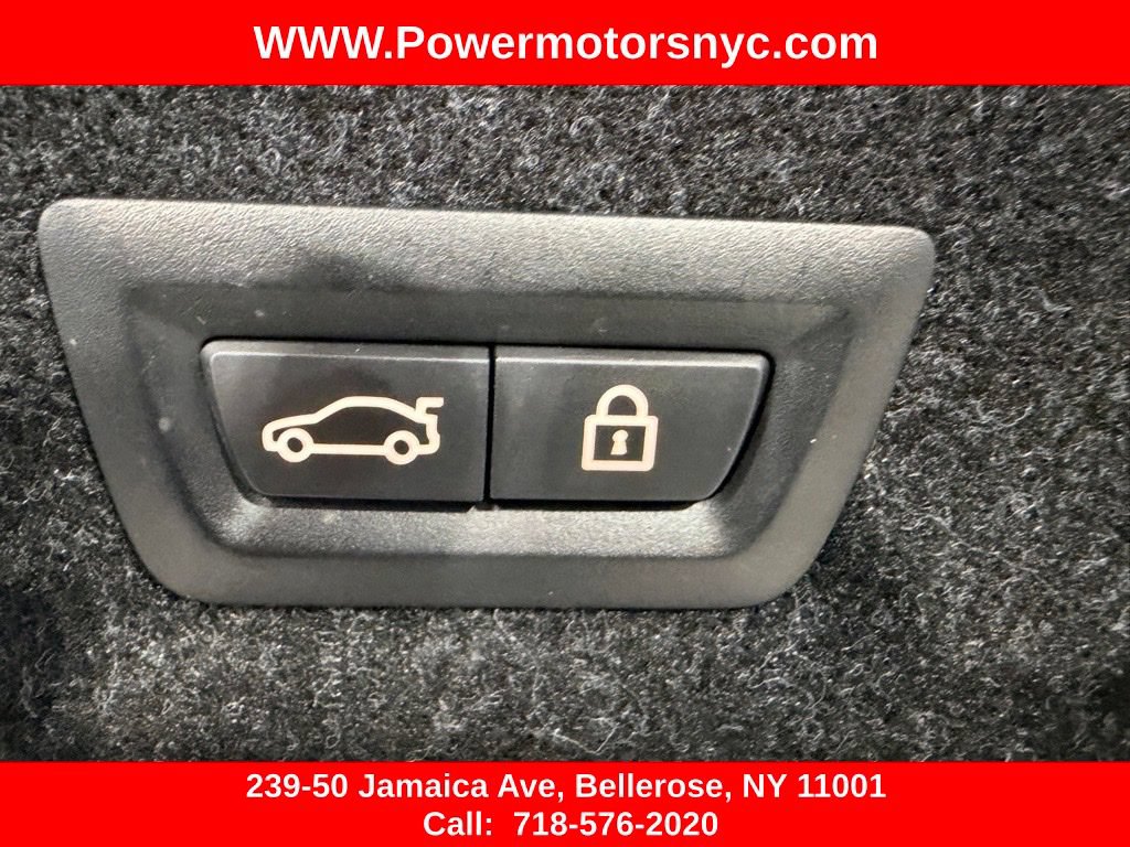 Used 2021 BMW 330e w/ M Sport Package RWD image 17