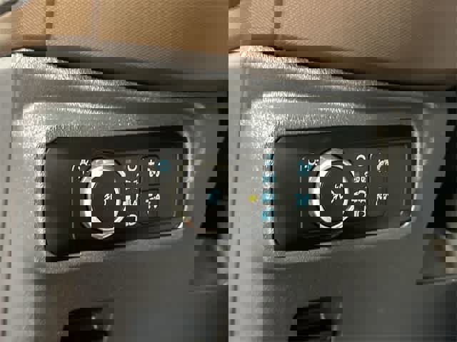 Used 2023 Ford Bronco Outer Banks image 19