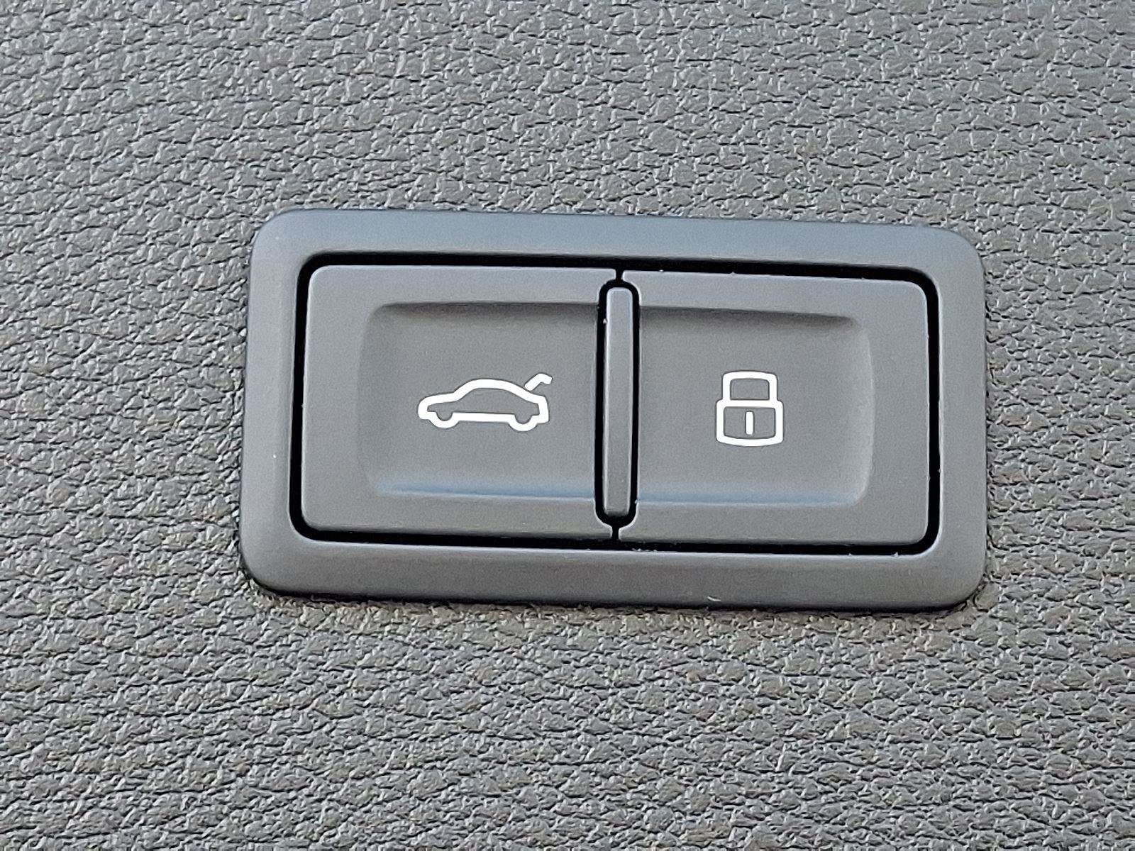 Certified 2025 Audi Q5 2.0T Premium image 30