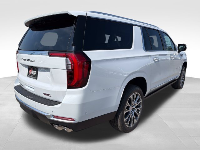 New 2026 GMC Yukon XL Denali w/ Denali Reserve Package AWD/4WD image 7