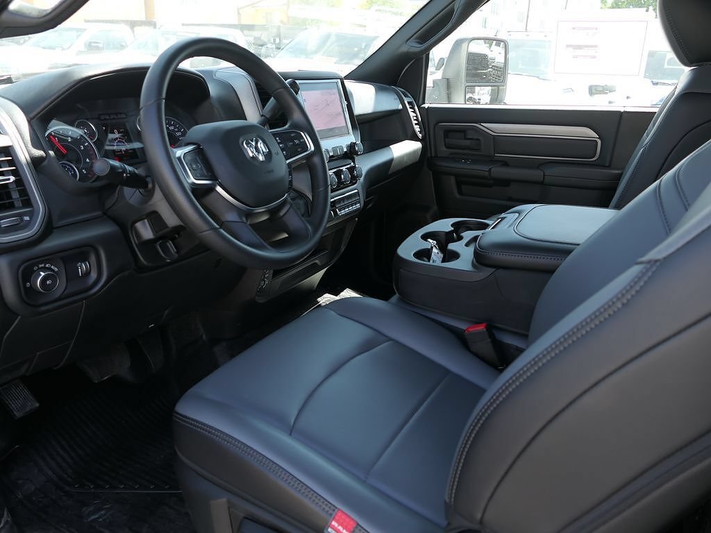 New 2025 RAM 5500 Tradesman AWD/4WD image 10