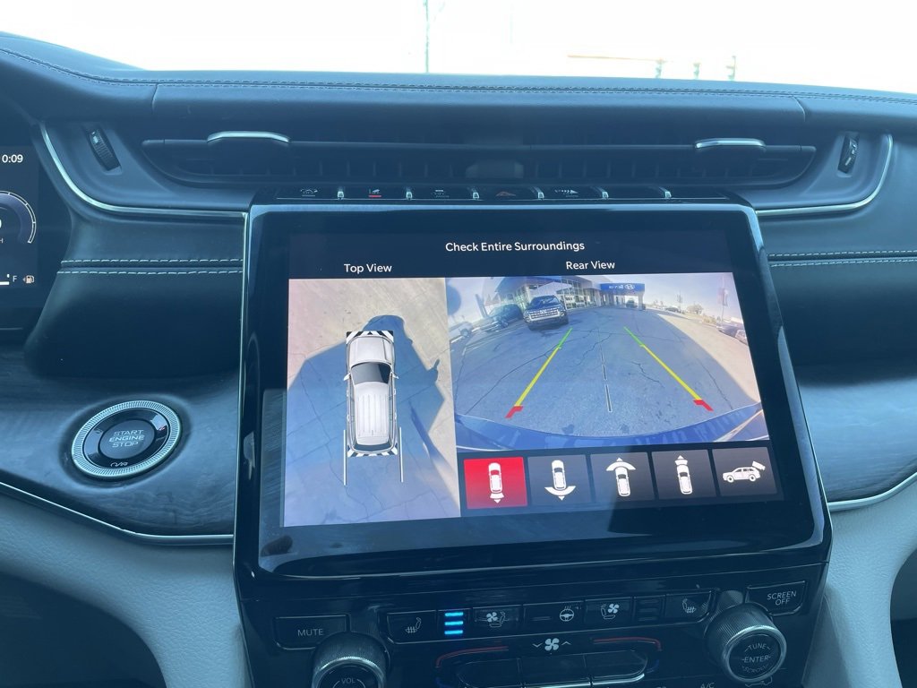 Used 2021 Jeep Grand Cherokee L Overland w/ Advanced Protech Group III image 16