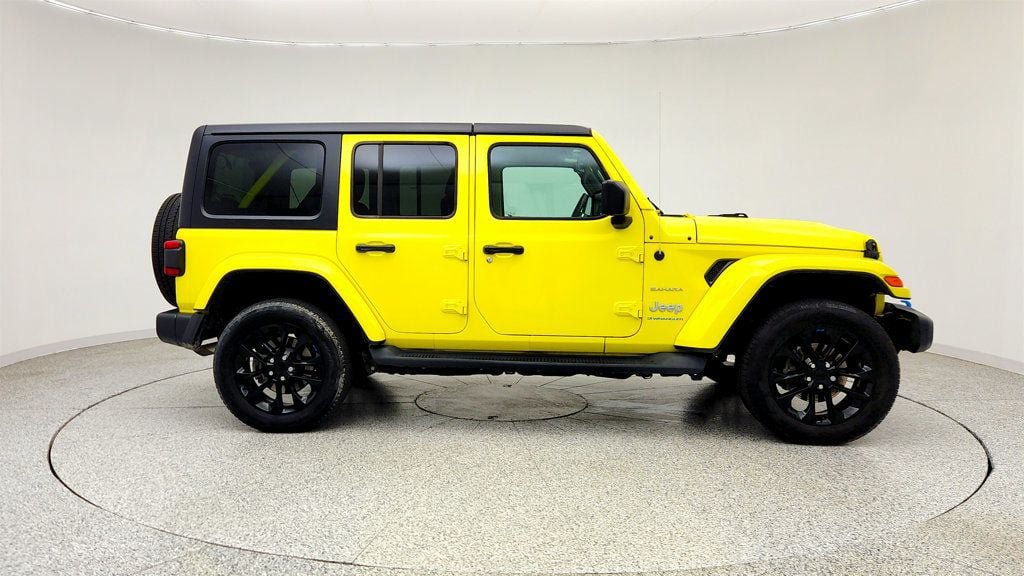 Used 2023 Jeep Wrangler Unlimited Sahara w/ Cold Weather Group AWD/4WD image 4
