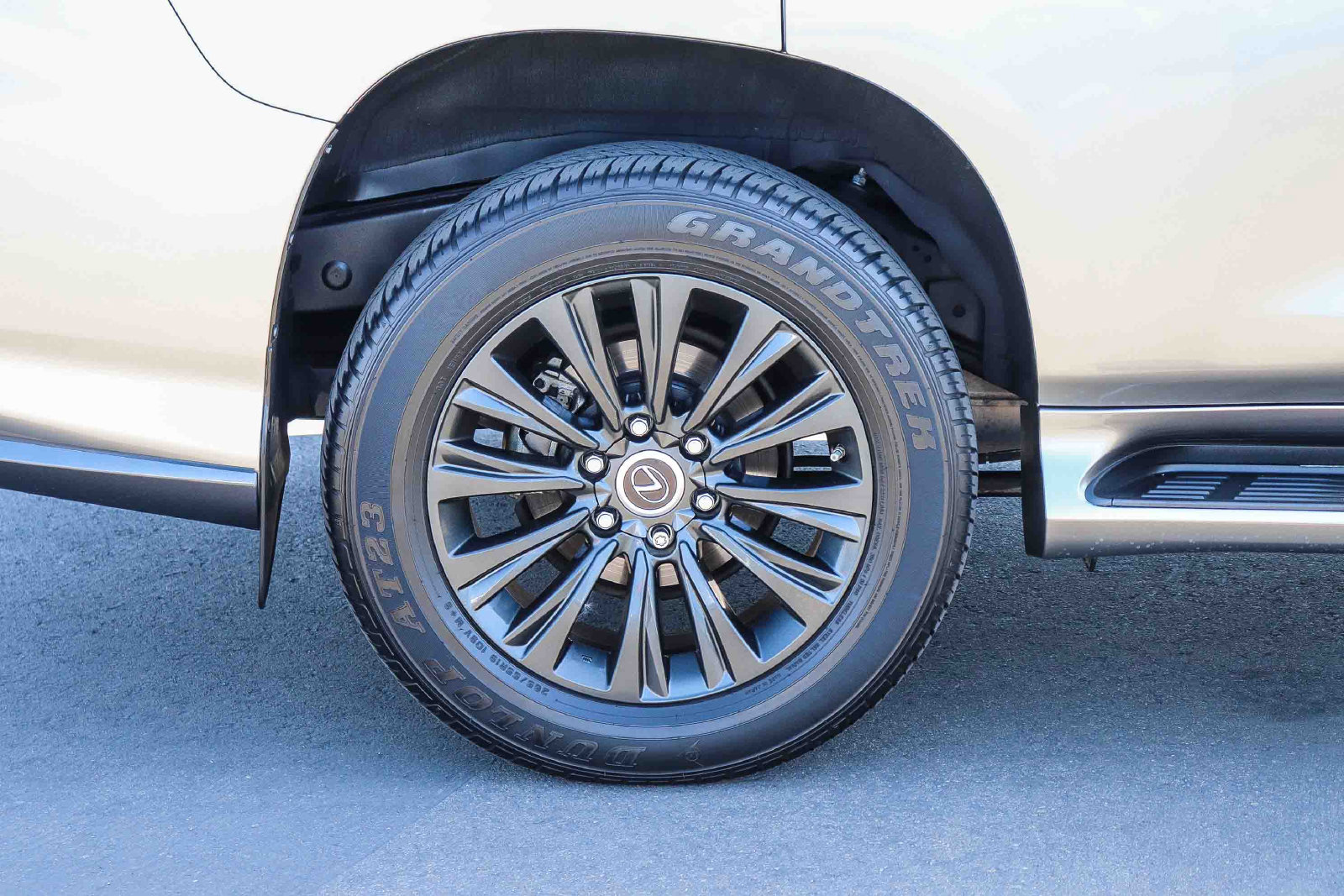 Certified 2023 Lexus GX 460 Premium w/ Accessory Package AWD/4WD image 9