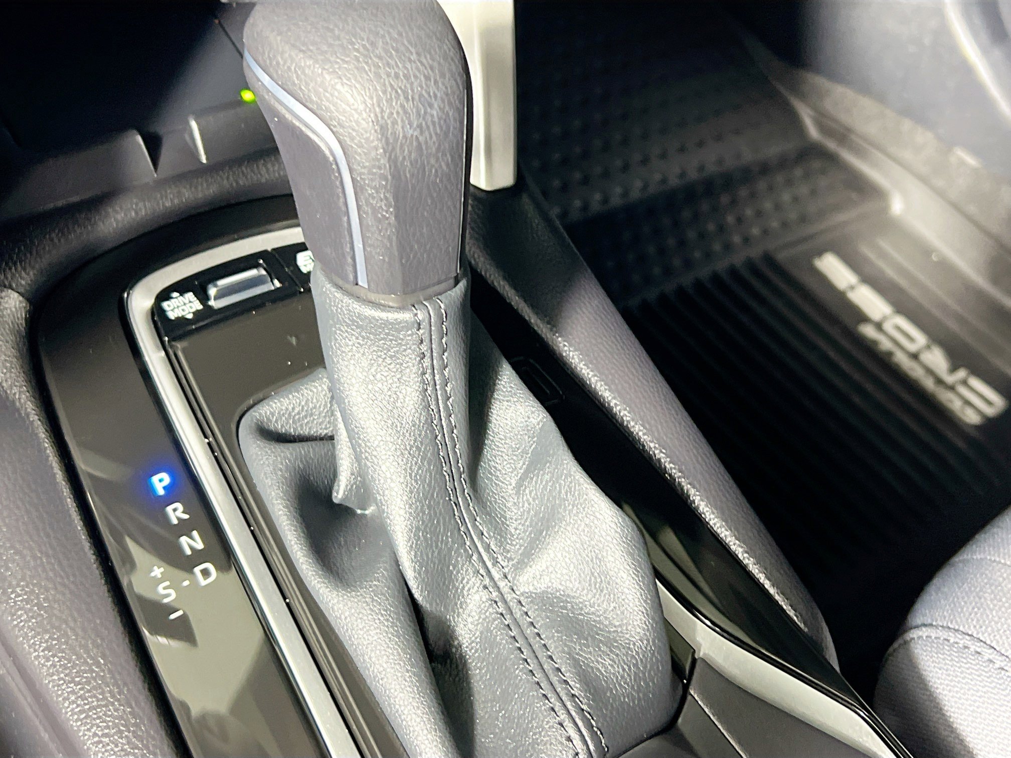 Used 2025 Toyota Corolla Cross AWD Hybrid image 25