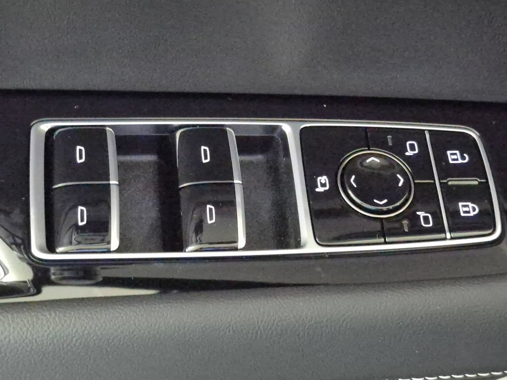 New 2027 Cadillac Vistiq Sport w/ LPO, Floor Liner Package AWD/4WD image 16