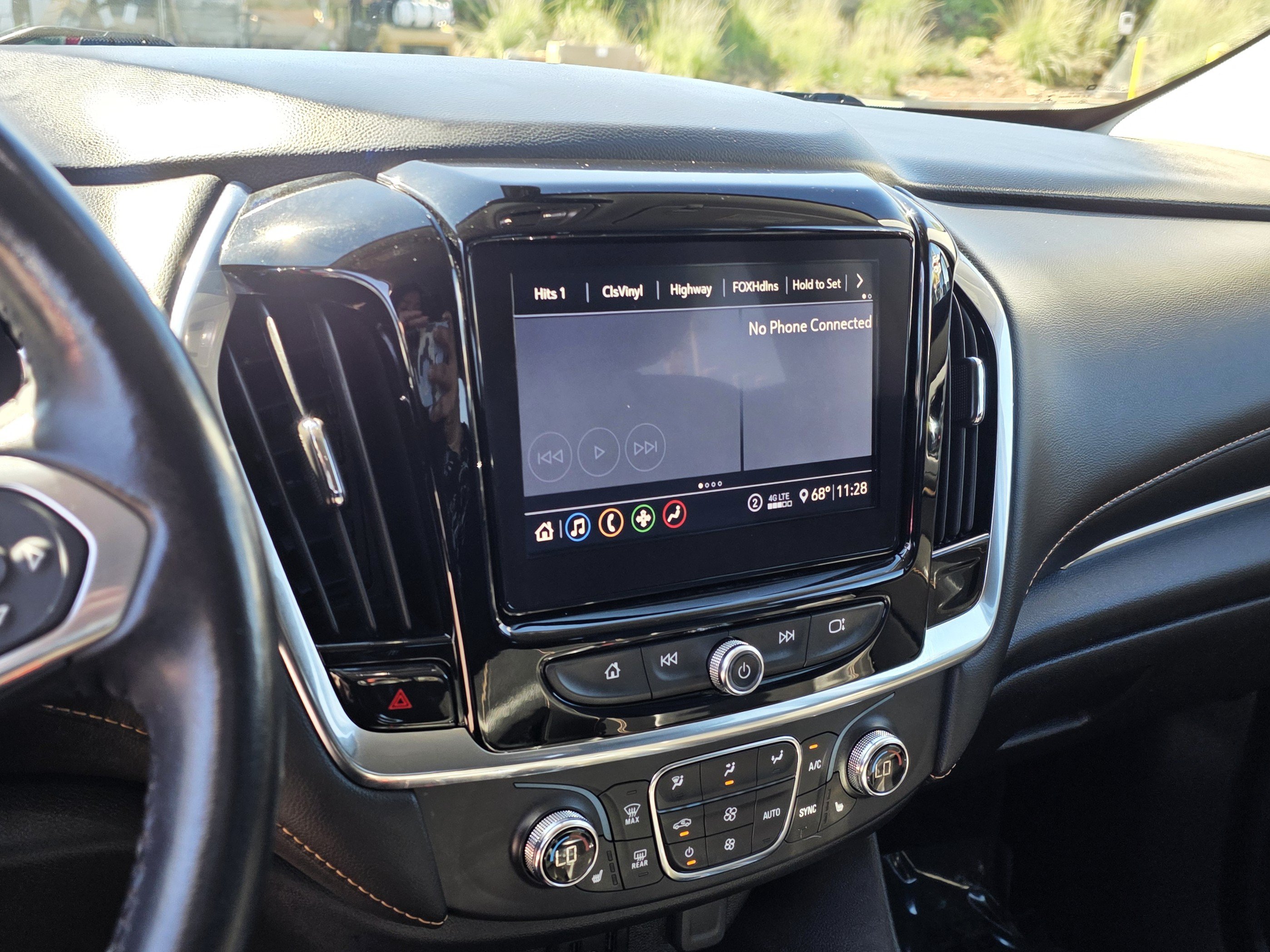 Used 2020 Chevrolet Traverse LT w/ LPO, Floor Liner Package FWD image 15