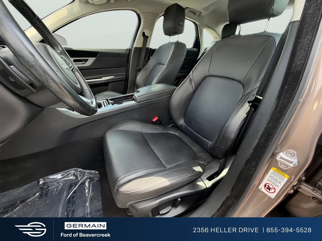 Used 2017 Jaguar XF Premium AWD/4WD image 11