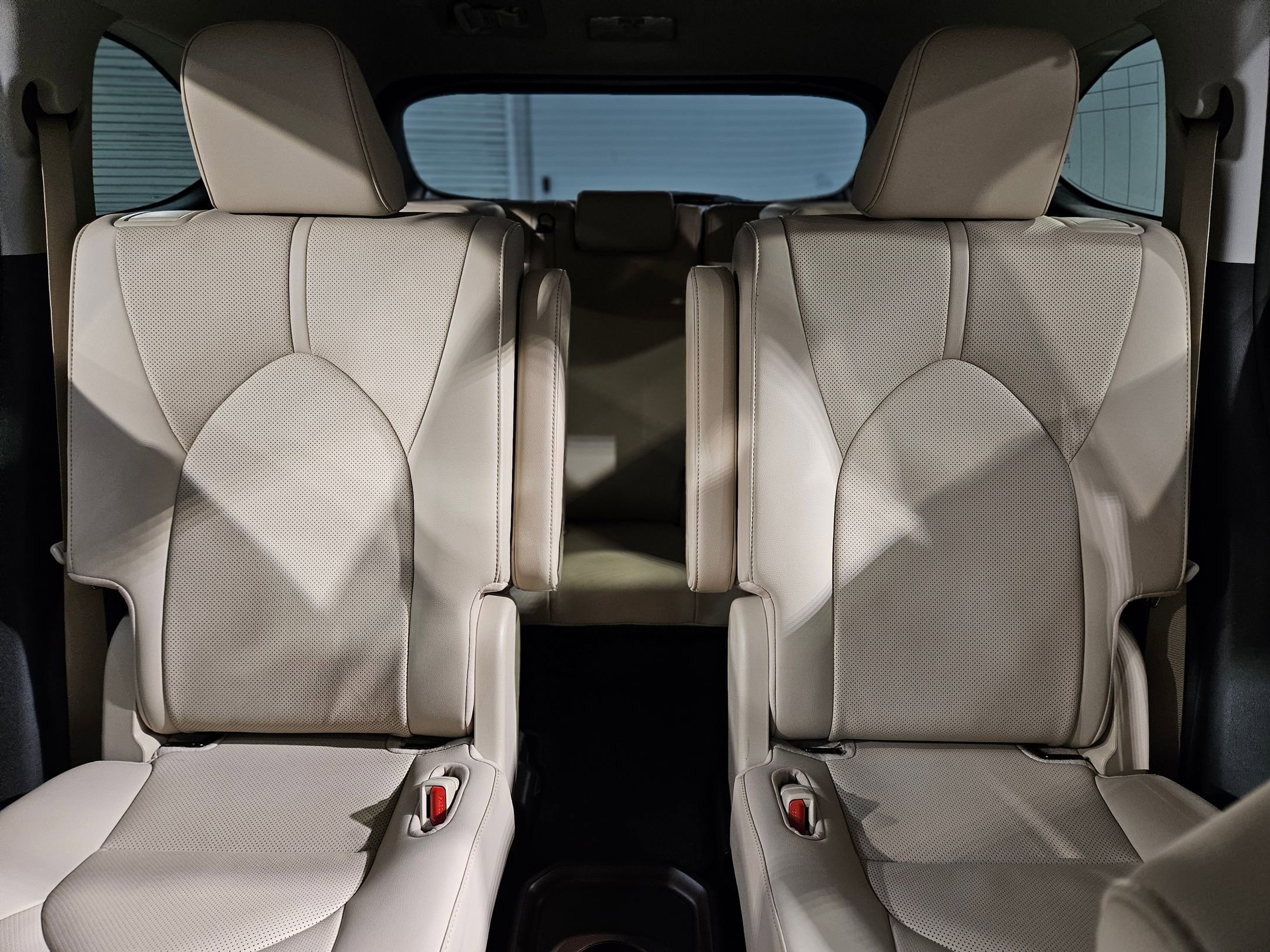 Used 2020 Toyota Highlander Limited image 13