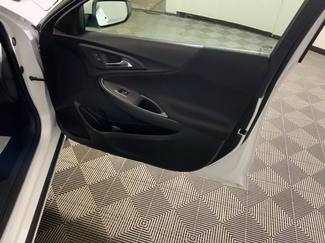 Used 2025 Chevrolet Malibu LT image 35