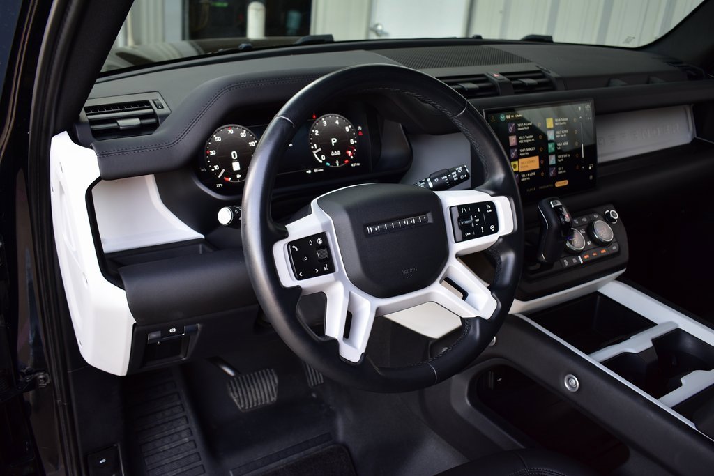 Used 2025 Land Rover Defender 110 S image 46