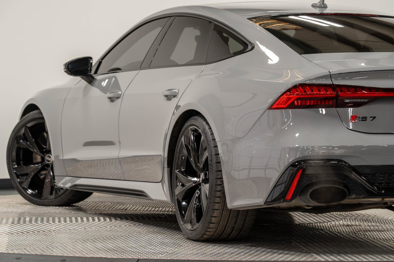 Used 2021 Audi RS 7 Sportback w/ Black Optic Package image 30