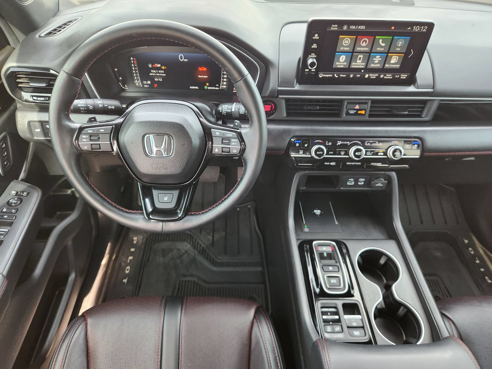 Used 2025 Honda Pilot Black Edition image 27