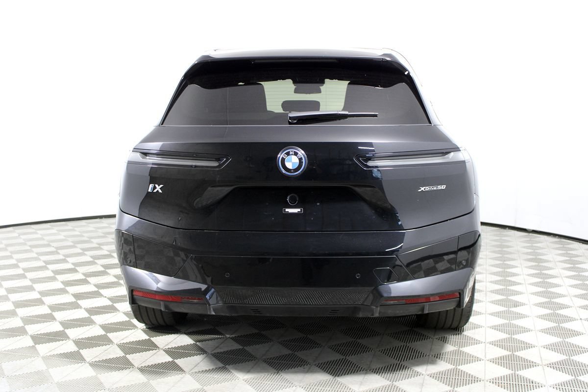 Used 2023 BMW iX xDrive50 w/ Sport Package AWD/4WD image 40