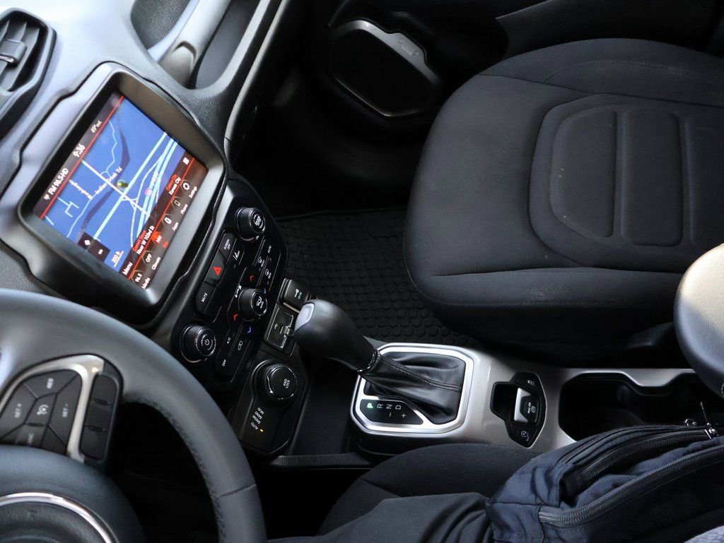 Used 2022 Jeep Renegade Latitude image 18