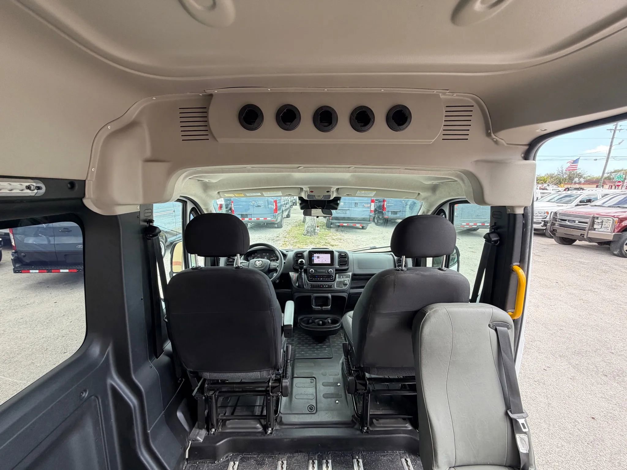 Used 2023 RAM ProMaster 2500 image 21