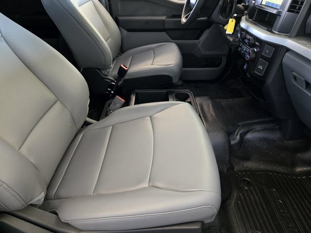 New 2026 Ford F550 4x4 Crew Cab image 7