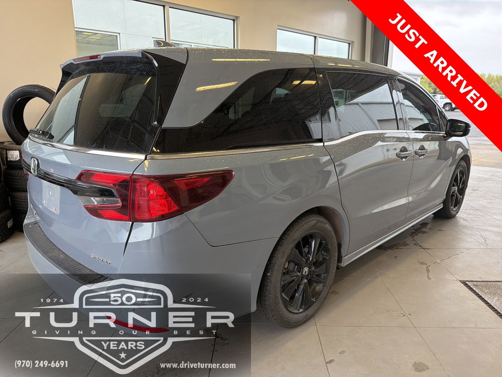 Used 2023 Honda Odyssey Sport image 2
