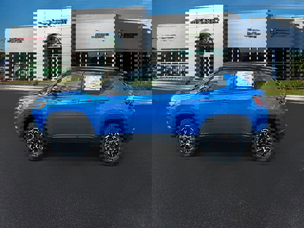 New 2026 Jeep Compass Trailhawk image 4