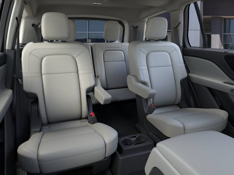 New 2026 Lincoln Aviator Reserve w/ Luxury Package RWD image 11