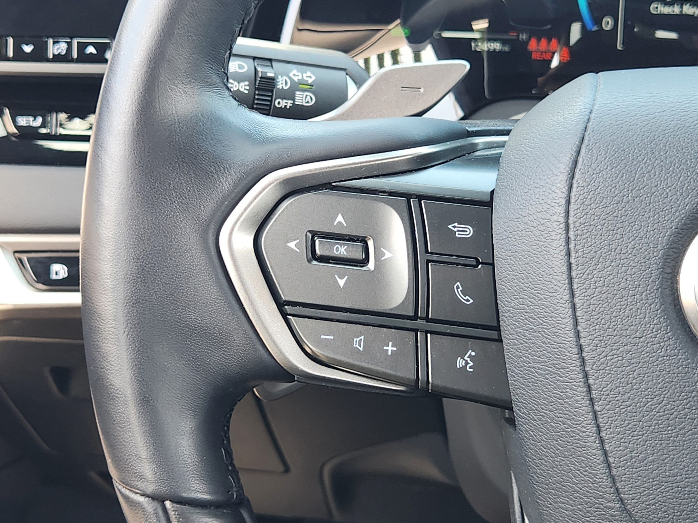 Used 2025 Lexus RX 350 Premium w/ Accessory Package (Z1) FWD image 23