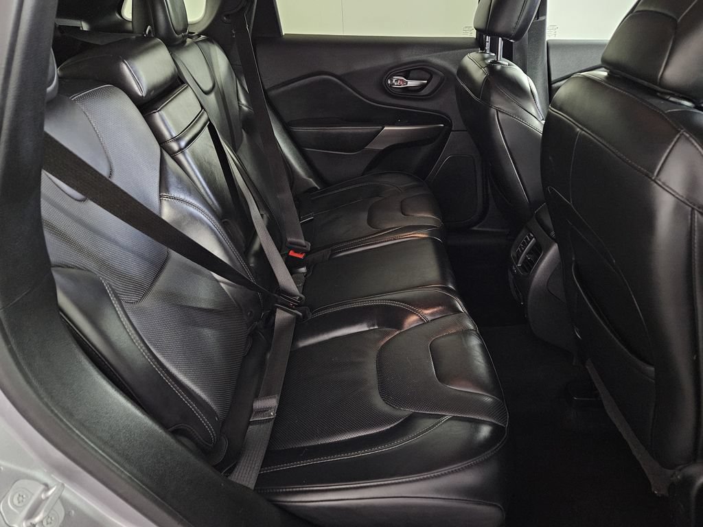Used 2019 Jeep Cherokee Limited FWD image 27