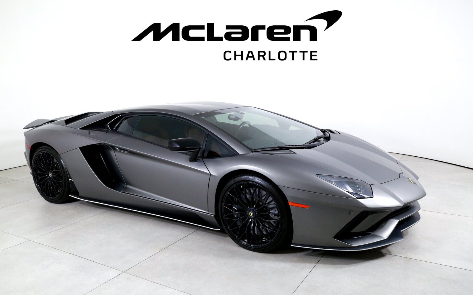 Used 2018 Lamborghini Aventador S AWD/4WD image 2