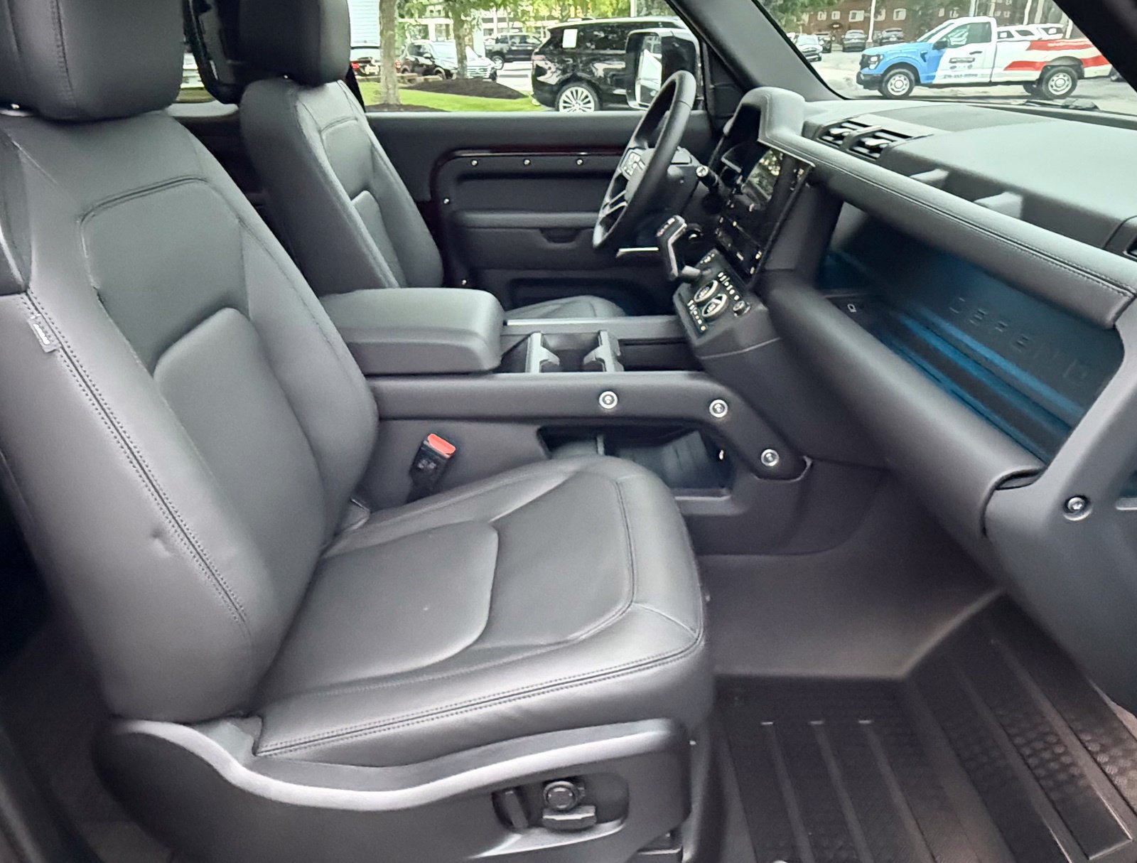 New 2026 Land Rover Defender 110 X-Dynamic SE AWD/4WD image 18