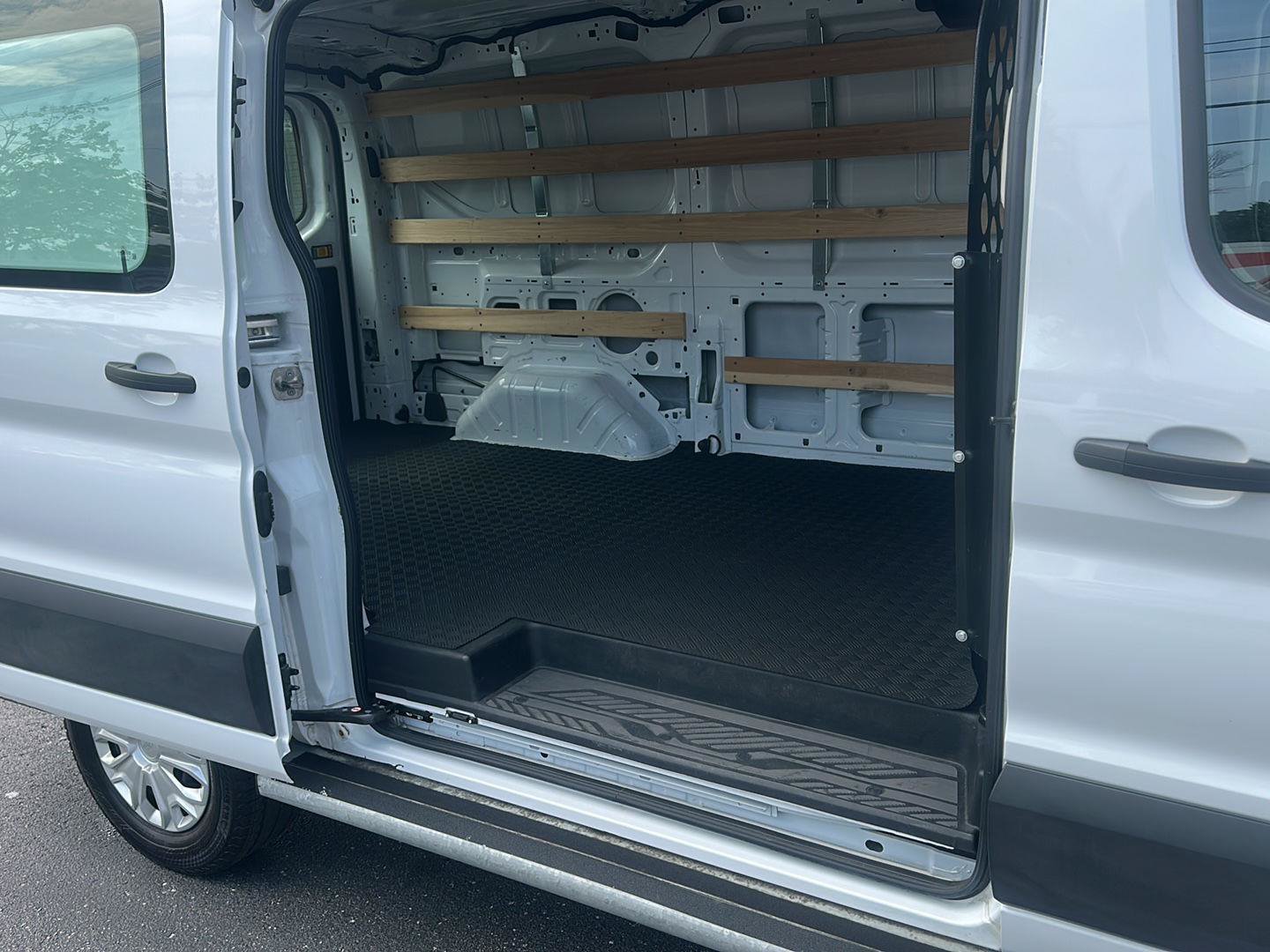 Used 2025 Ford Transit 250 Low Roof w/ Exterior Upgrade Package RWD image 14