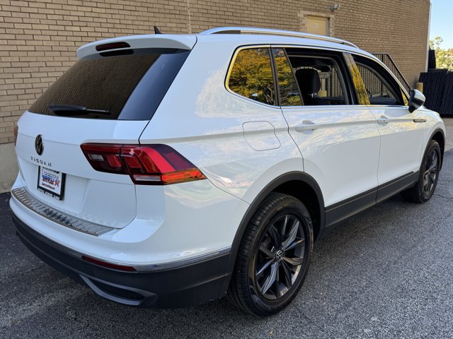 Used 2022 Volkswagen Tiguan SE FWD image 11