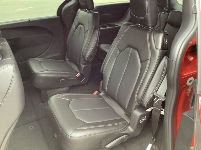 New 2026 Chrysler Pacifica Select image 10