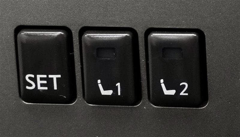 Used 2014 INFINITI QX70 AWD w/ Premium Package image 36