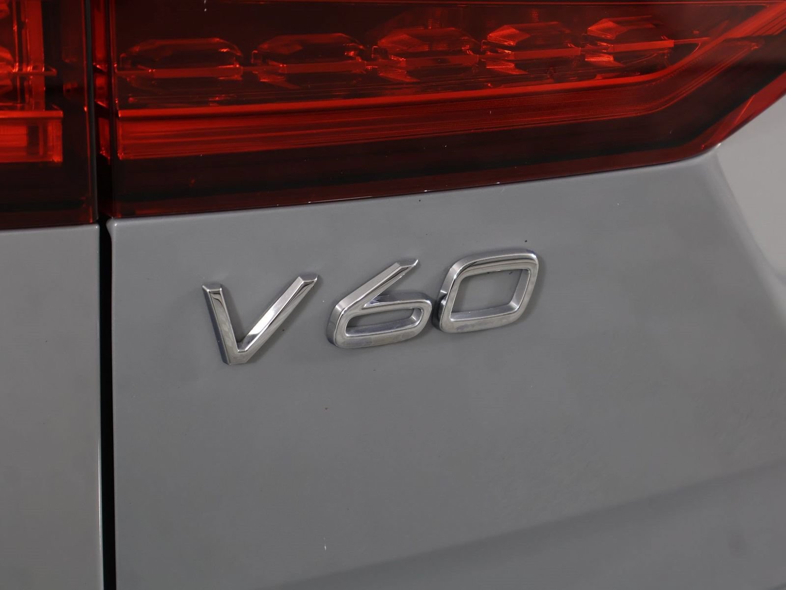 Certified 2025 Volvo V60 B5 Cross Country Plus AWD/4WD image 19