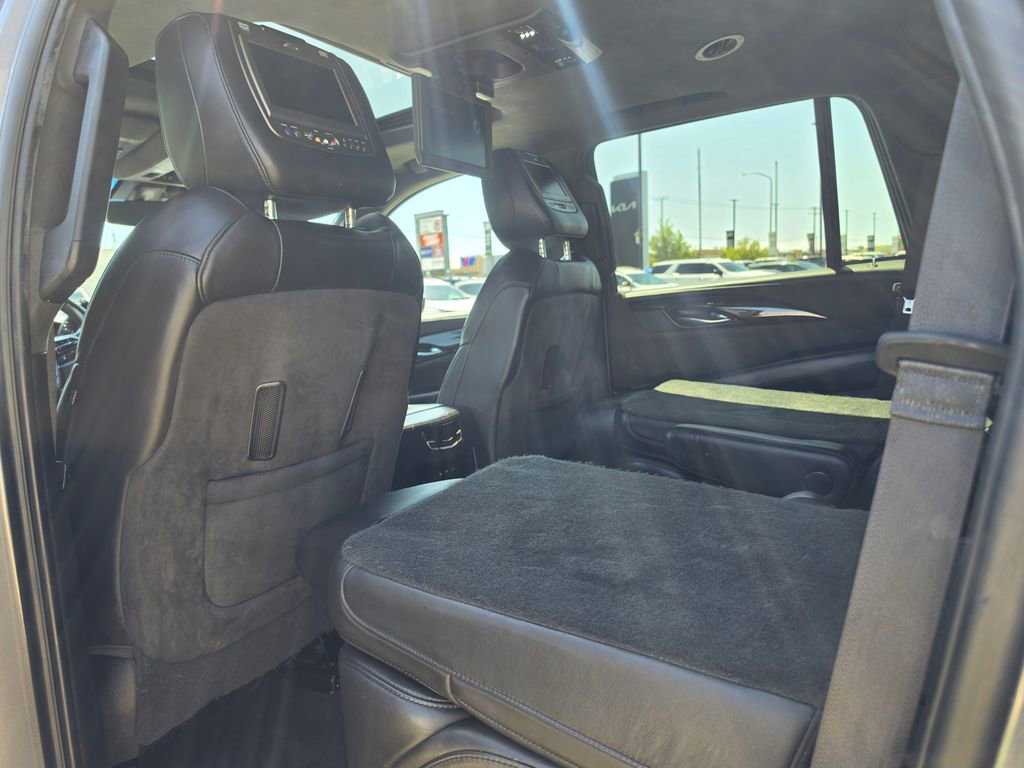 Used 2019 Cadillac Escalade Platinum AWD/4WD image 14