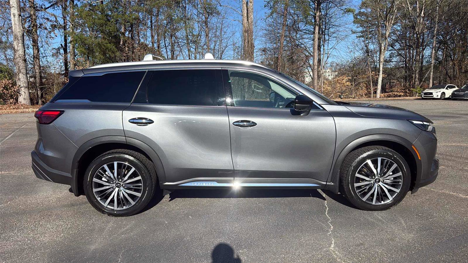 Used 2023 INFINITI QX60 Sensory w/ Cargo Package image 4