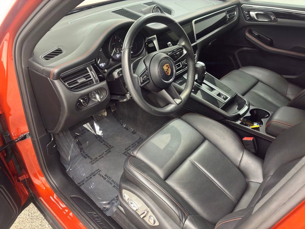 Used 2023 Porsche Macan w/ Premium Package Plus image 15