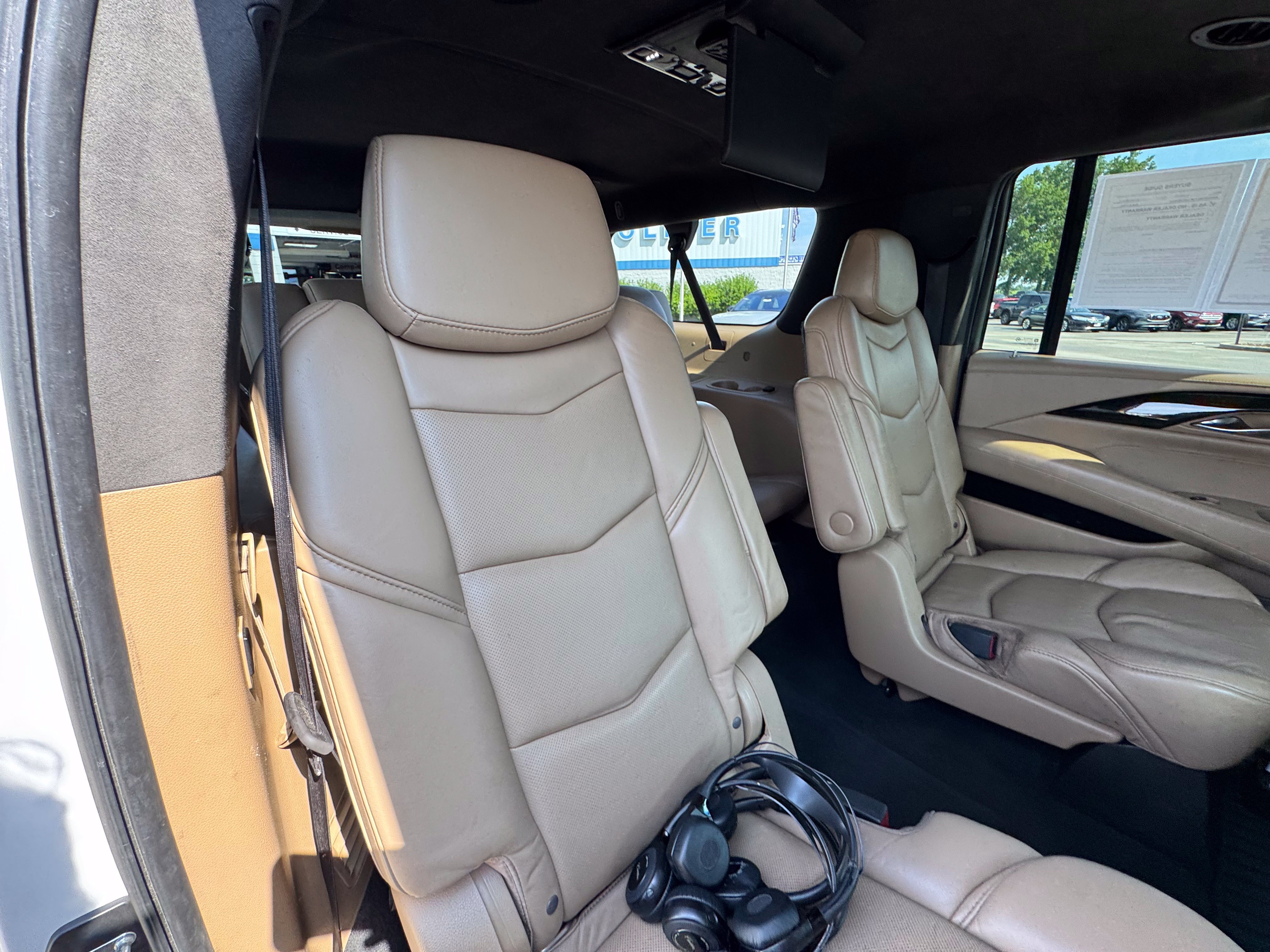 Used 2018 Cadillac Escalade ESV Platinum AWD/4WD image 16