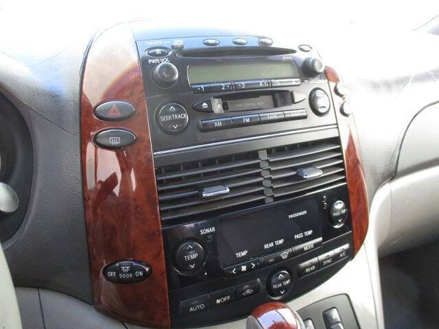 Used 2004 Toyota Sienna XLE AWD/4WD image 22