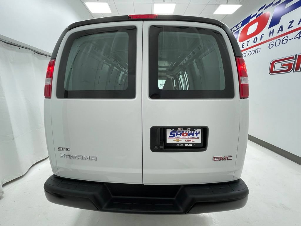 New 2026 GMC Savana 2500 RWD image 5