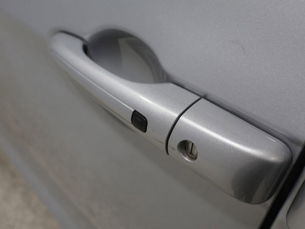 Used 2024 Chrysler Pacifica Touring-L FWD image 8