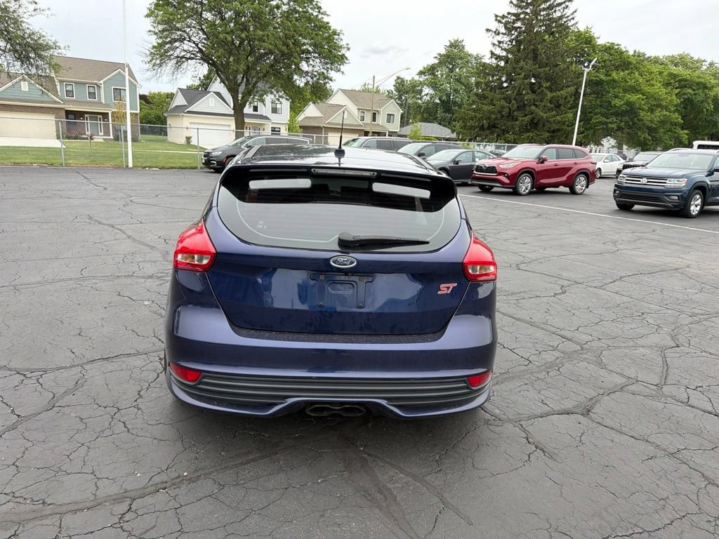Used 2017 Ford Focus ST w/ Equipment Group 401A FWD image 7
