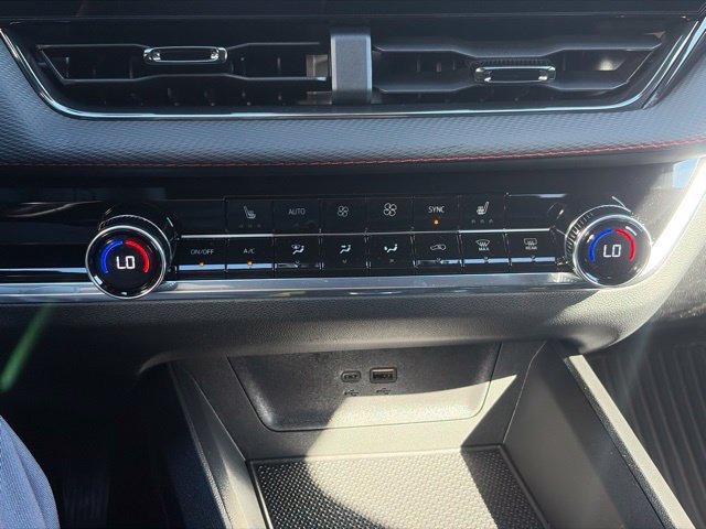 New 2027 Chevrolet Equinox RS w/ LPO, Floor Liner Package FWD image 3