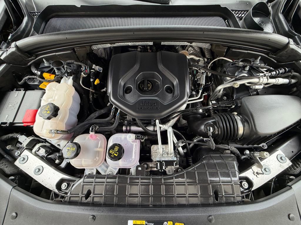 Used 2023 Jeep Grand Cherokee 4WD 4xe w/ Luxury Tech Group II image 9